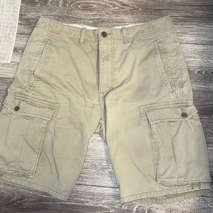 Levi’s cargo shorts size W32